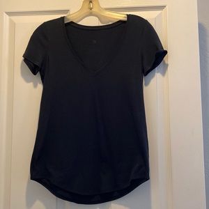 Lululemon short sleeve basic T size 4